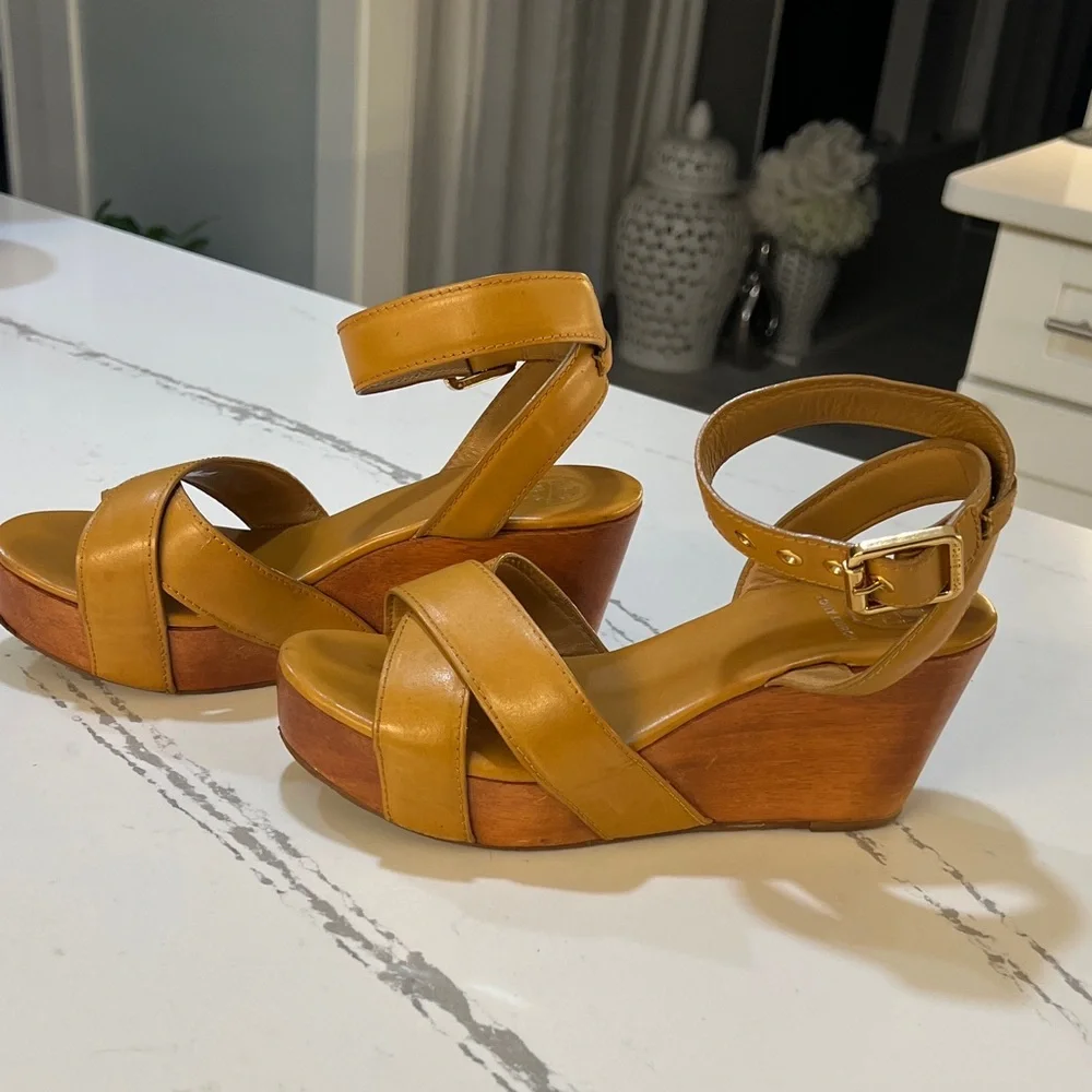Tory Burch Tan Almita Wood Platform Leather Wedges size 7.5M